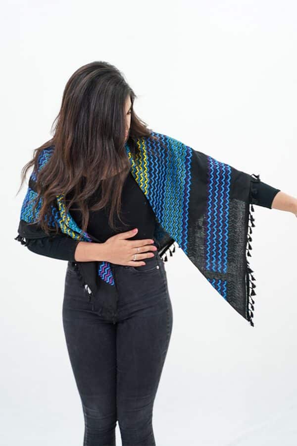 Bisan Hirbawi® Kufiya Woman Pose