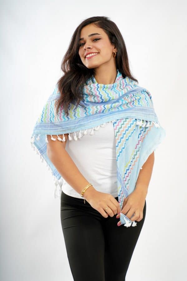 Akka_Hirbawi_Kufiya_Keffiyeh_Woman