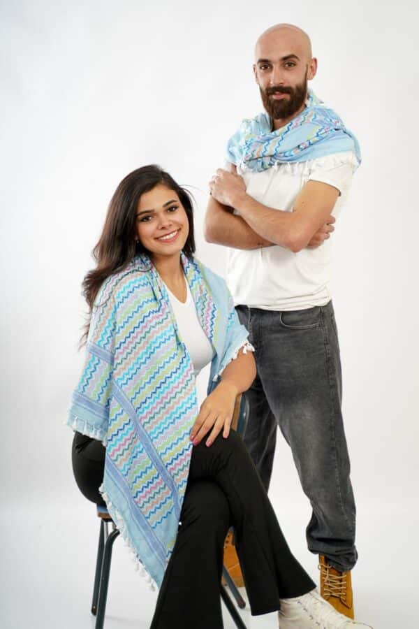 Akka_Hirbawi_Kufiya_Keffiyeh_Man_Woman_2