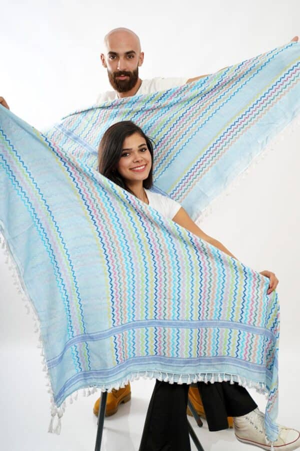 Akka_Hirbawi_Kufiya_Keffiyeh_Man_Woman