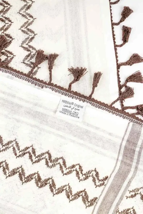 balah_kufiya_keffiyeh_hirbawi_close